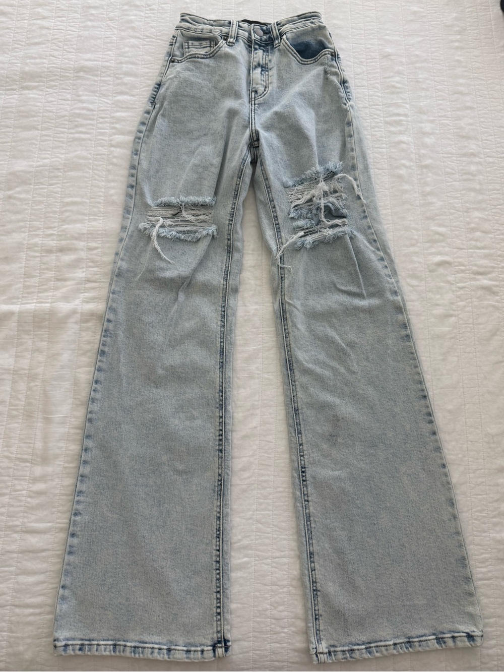 Fashion Nova Size 0 Light Wash Distressed High Rise Wide Leg Jeans